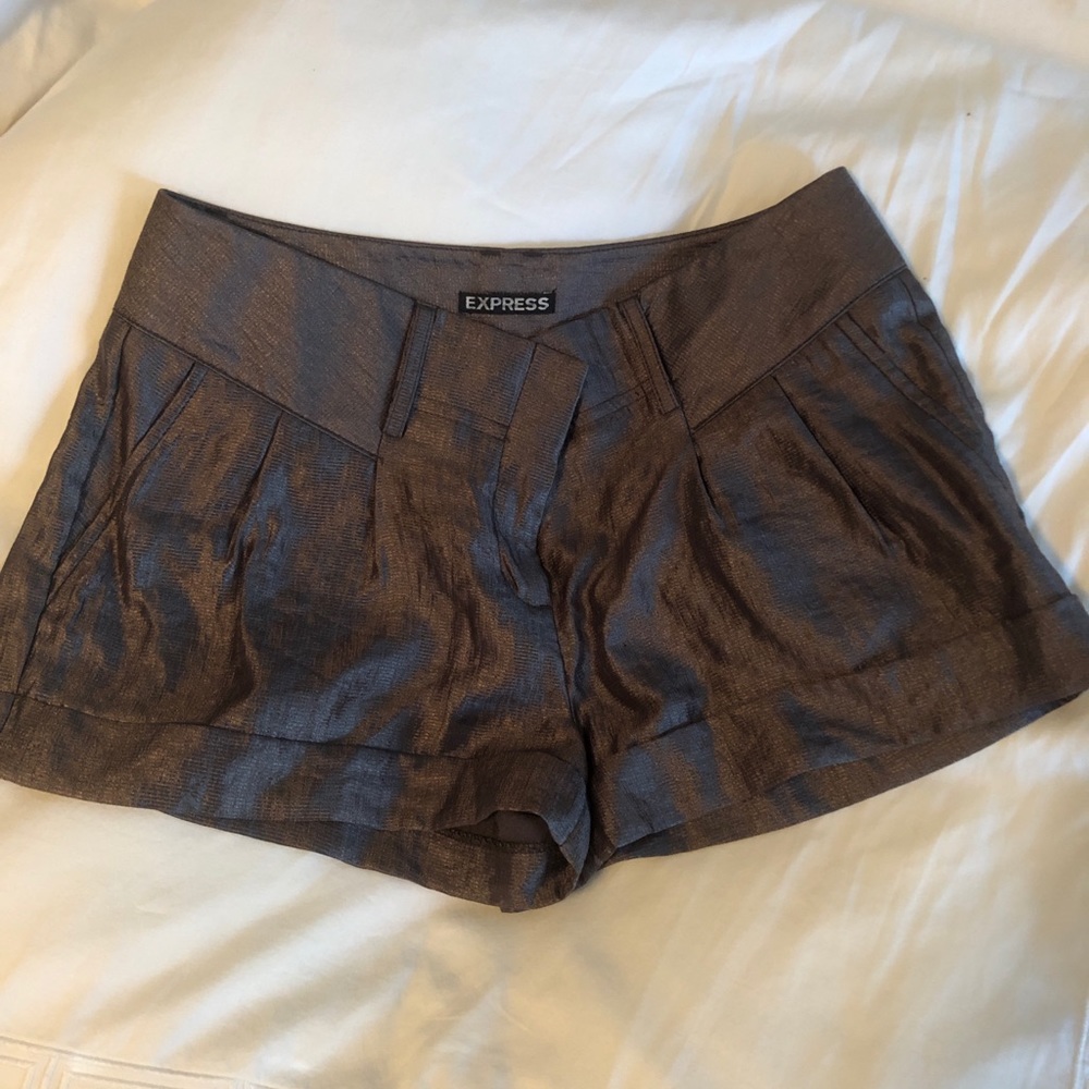 New Adorable Express Metallic Grey Shorts. Size 4